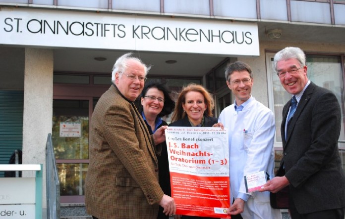 Foto von der Spendenübergabe